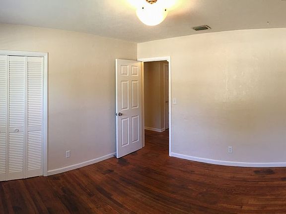 5th image of 6546 Barkwood Dr