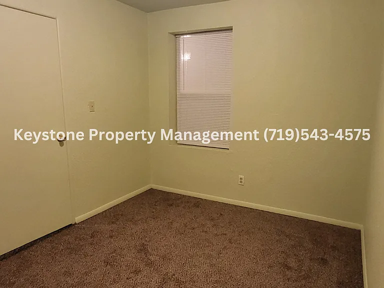 420 W 10th St #3 — Photo 6
