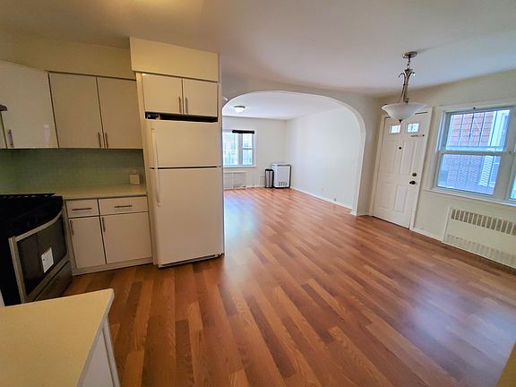 4th image of 8914 102nd St #1L