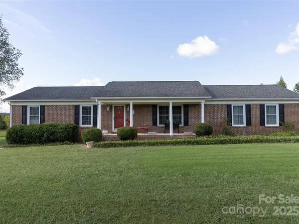 535 Holly Ridge Rd, Grover, NC 28073