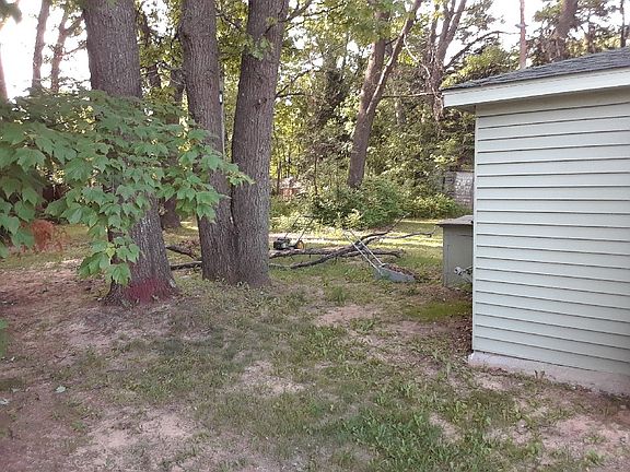 3rd image of 2162 Lakeview Ave