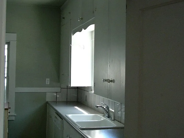 5004 SW View Point Ter — Photo 8