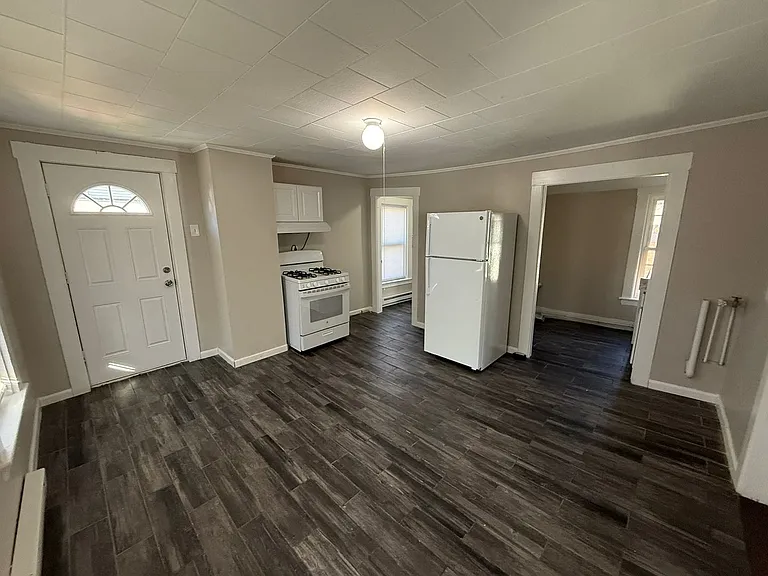 45 Aspen Street — Photo 1