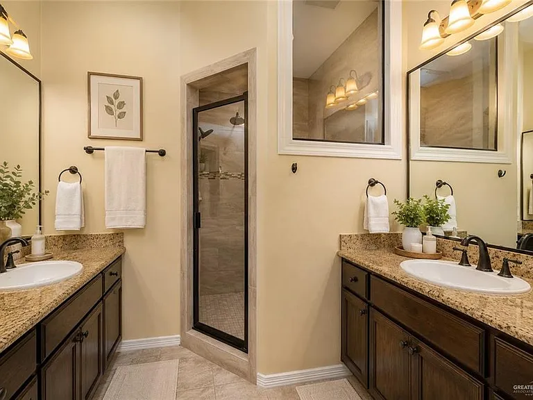 2912 Fuerte Ave — Photo 10