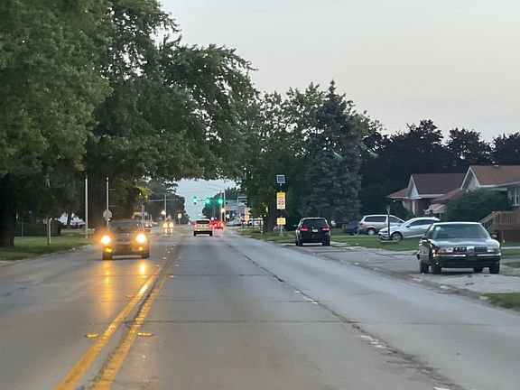 4th image of 1340 Burnham Ave