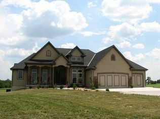 300 Lakota Ln, Lone Jack, MO 64086
