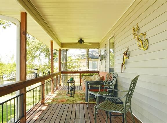 5th image of 128 Guadalupe Dr