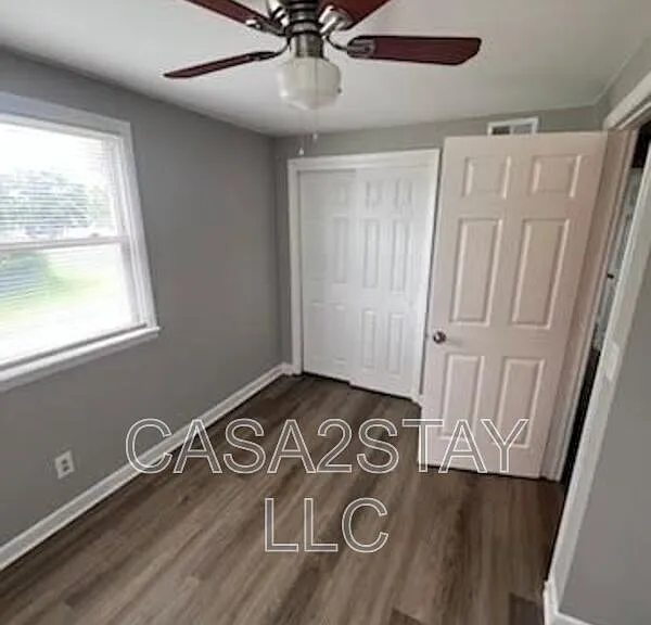 541 Hanover Dr #4 — Photo 4