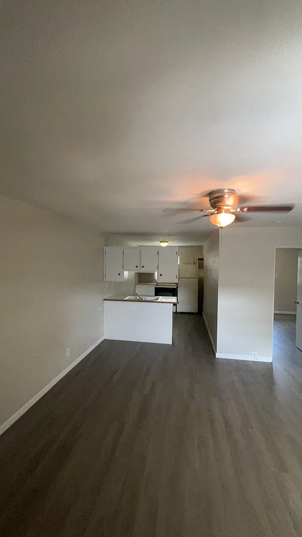 1 bedroom, 1 Bath Apartment — Photo 1