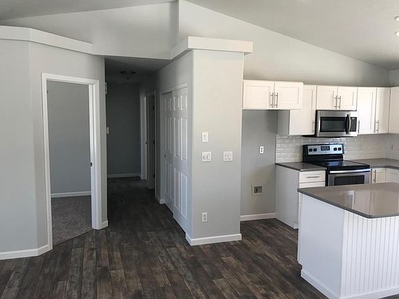 5th image of 2720 N Wickiup Dr
