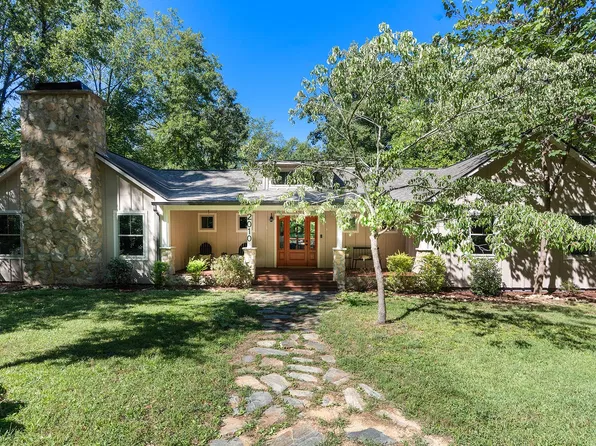 2010 Damascus Church Rd, Chapel Hill, NC 27516