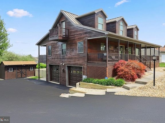 3rd image of 95 Lake Meade Dr