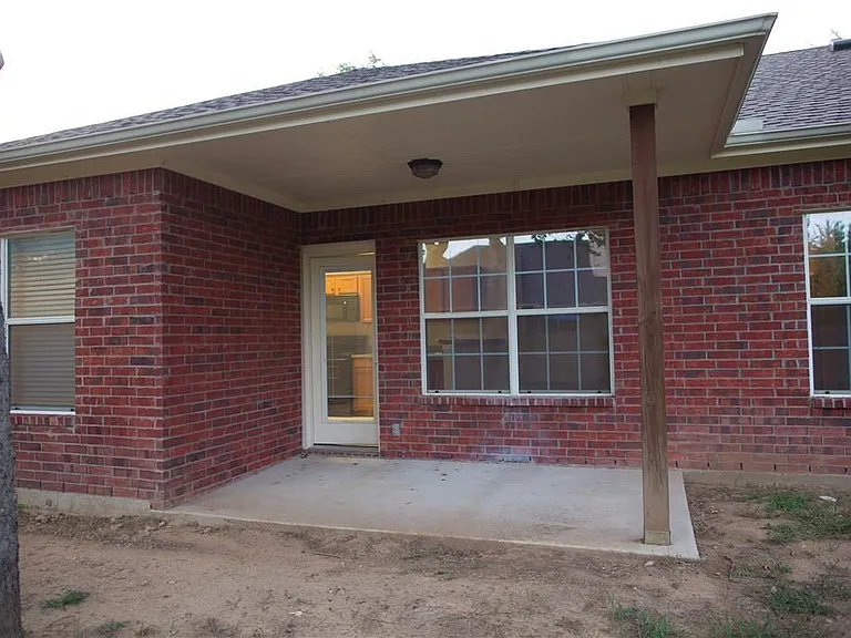 2410 S Forest Hls — Photo 27