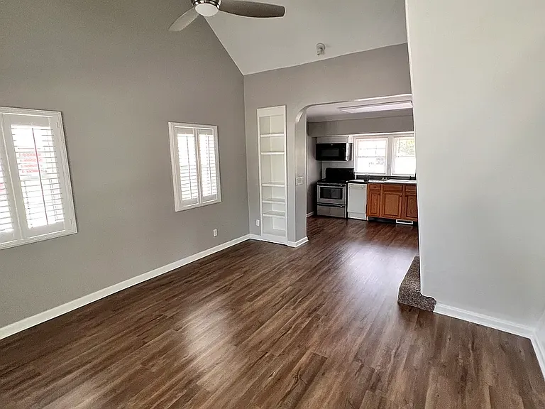 304 West St — Photo 3