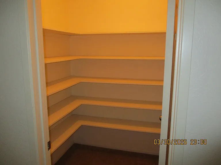 Walkin Linnen Closet