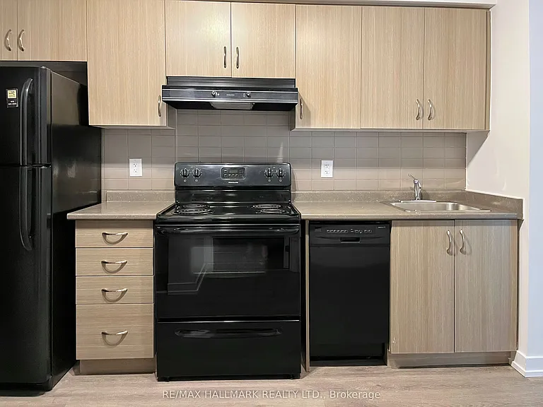 132 Berkeley St #205 — Photo 4