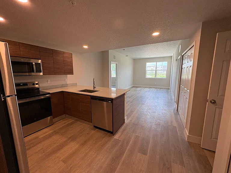 4424 S Texas Ave #118 — Photo 4