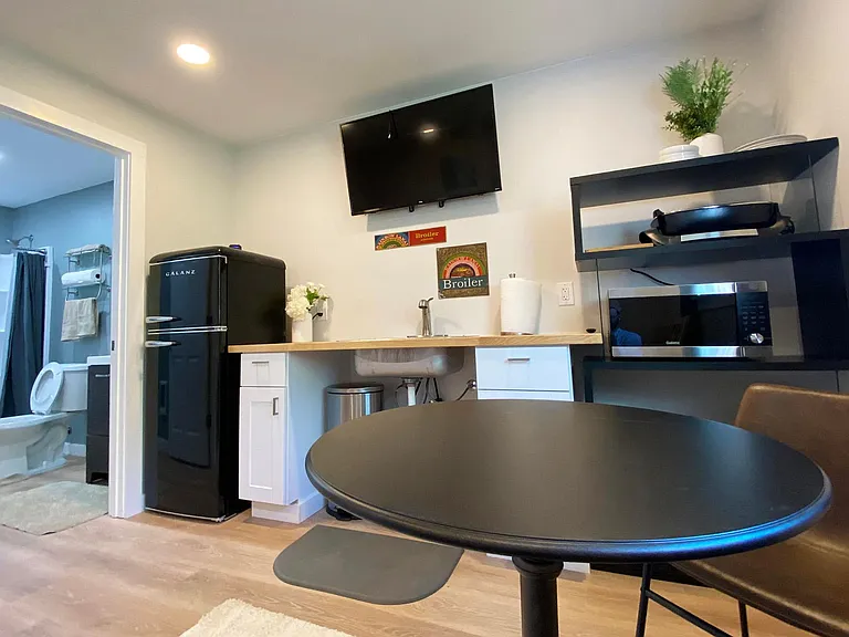 2515 E Ryan Dr #STUDIO — Photo 9