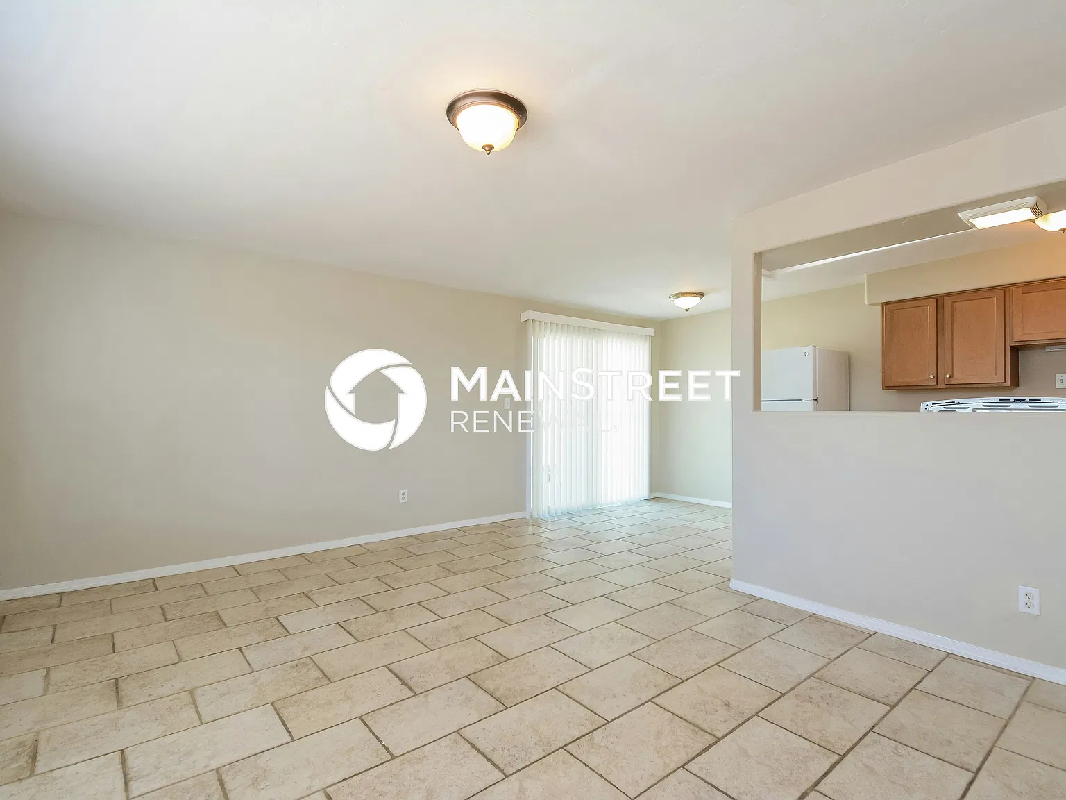 223 W Mossman Rd — Photo 2