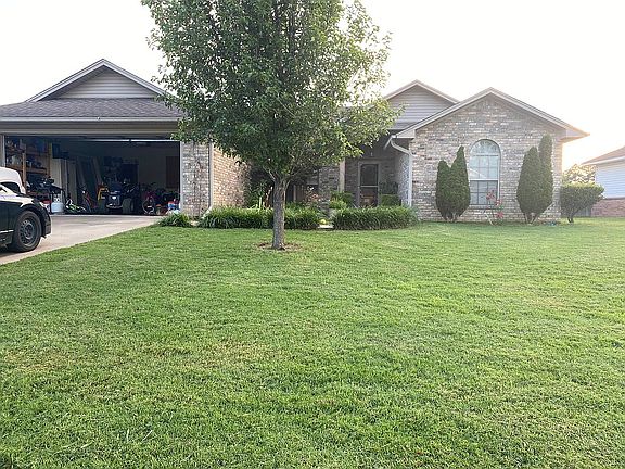 2nd image of 103 Willow Oak Dr