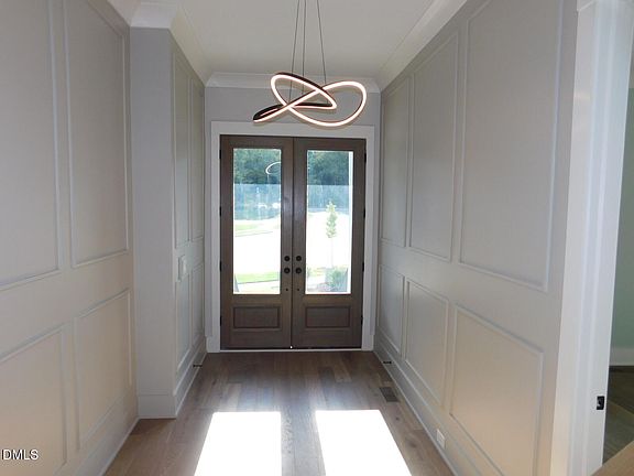 3rd image of 114 Autumn Gate St