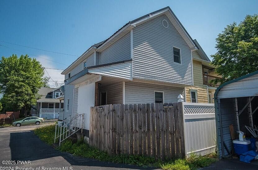 2nd image of 116 8th Ave