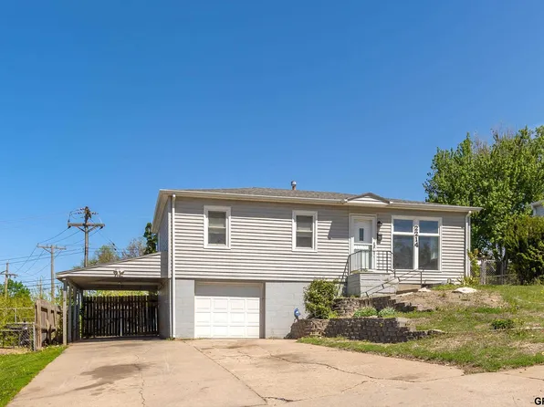 2214 Emiline St, Bellevue, NE 68147