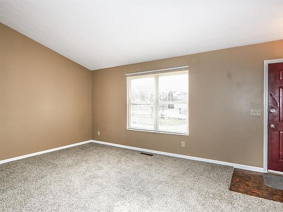 3rd image of 270 Birmingham Ct