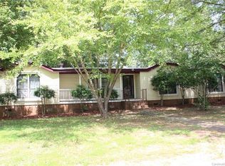 5912 Lake Valley Rd, Lake Wylie, SC 29710