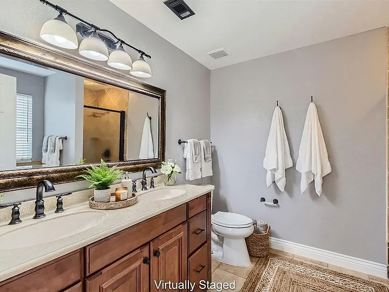 1803 Lloydminister Way — Photo 16