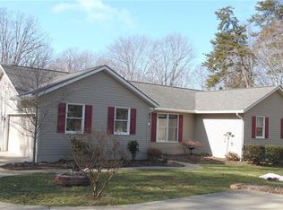 239 Cornes Rd, Little Hocking, OH 45742