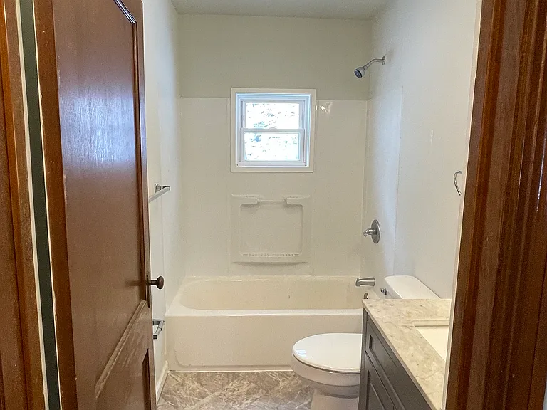 814 Green St #2 — Photo 13