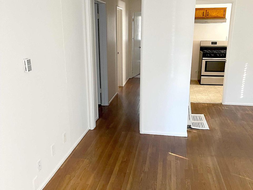 1st image of 324A S 2nd Ave