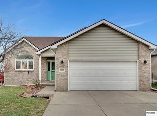 7323 S 29th St, Lincoln, NE 68516