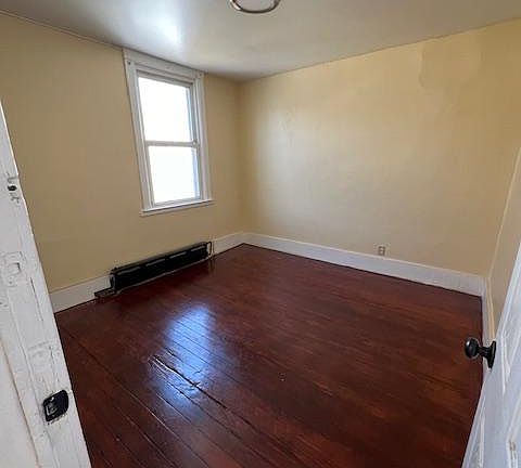 4th image of 107 Victory Blvd Floor 2