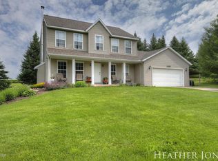 10495 Gypsy Dr NE, Rockford, MI 49341