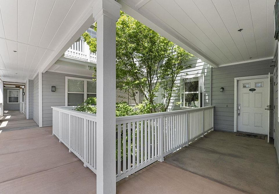 1st image of 903 Sunrose Ter APT 202