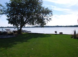 W5731 Island Dr, Pardeeville, WI 53954