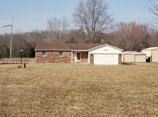 15560 E Nolan Rd, Mount Vernon, IL 62864