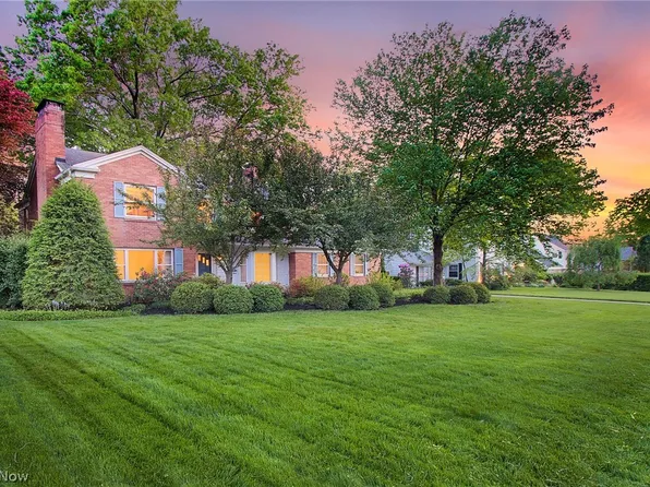 910 24th St NE, Canton, OH 44714