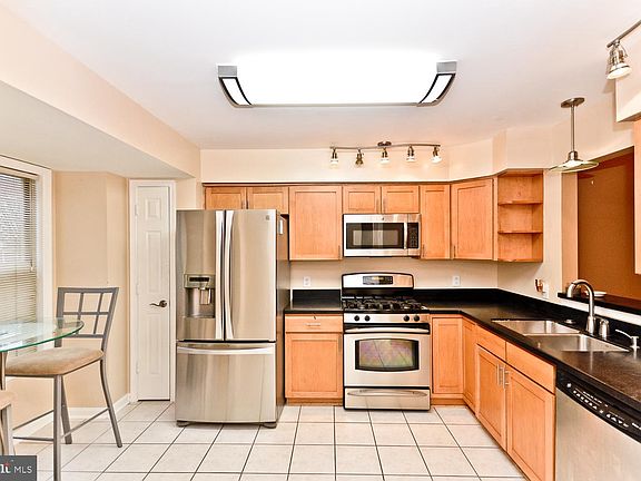 5th image of 212 College Station Dr
