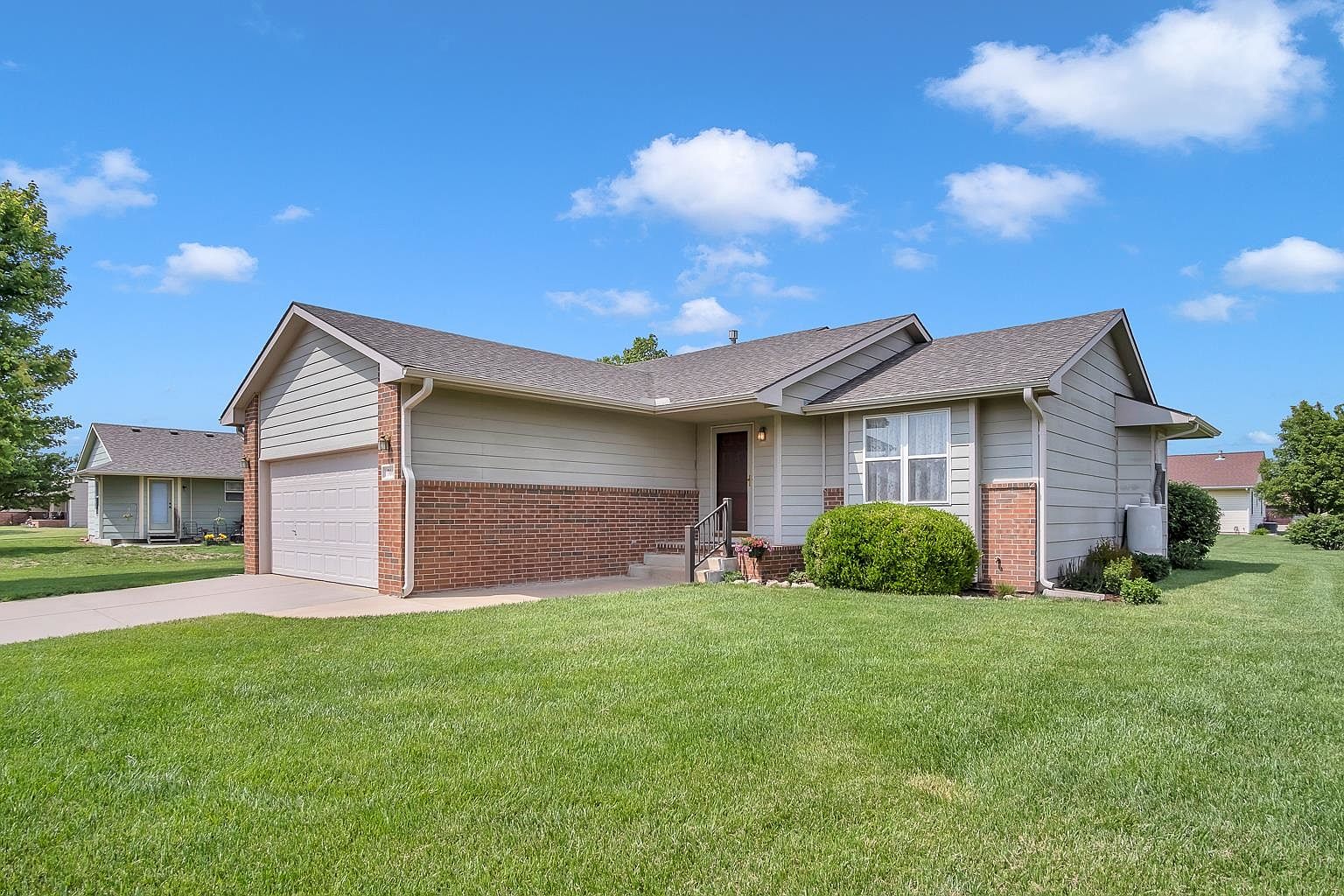 706 Clover Ln, Hesston, KS 67062 | Zillow