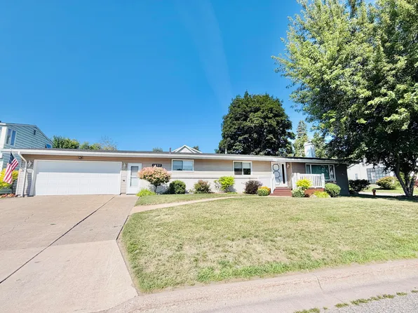 1402 Park St, Sault Sainte Marie, MI 49783