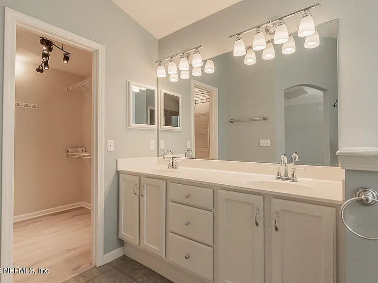 2891 Saint Maarten Ct — Photo 20