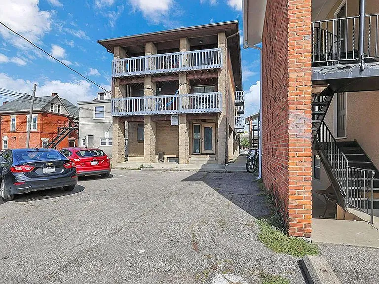91 W 9th Ave — Photo 2