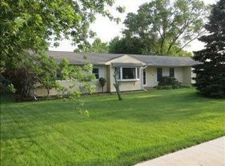 355 Green Acres Dr, Valparaiso, IN 46383