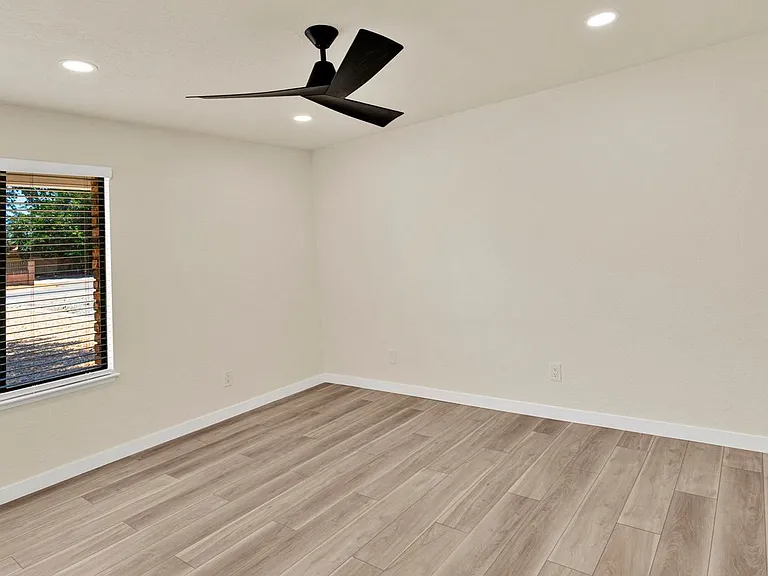 15262 El Centro Rd — Photo 36