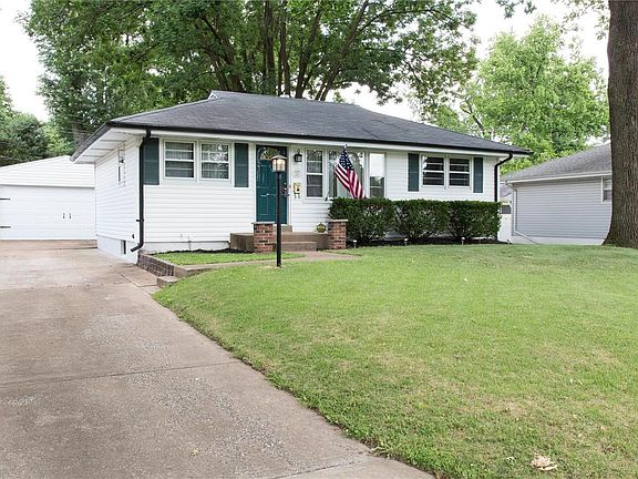 Owning this very well maintained vinyl sided home will be cheaper than renting.