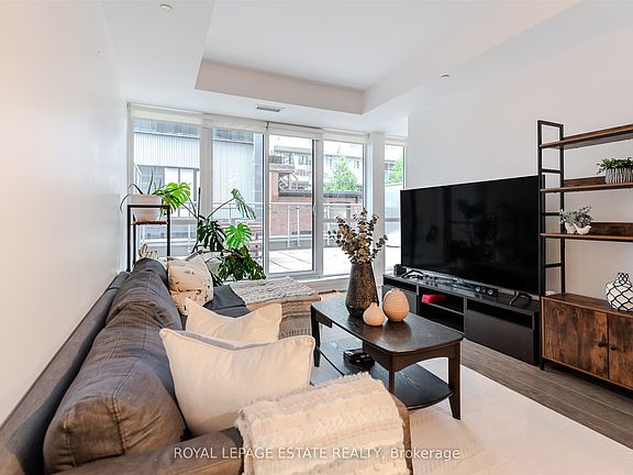 5th image of 508 Wellington St W #203