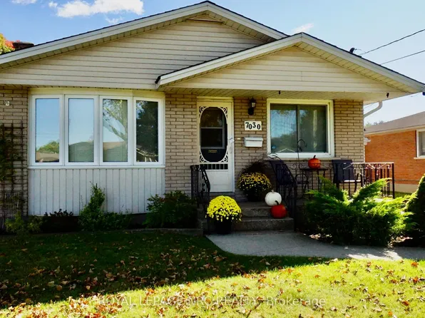 7030 Whitman Ave, Niagara Falls, ON L2G 5B6